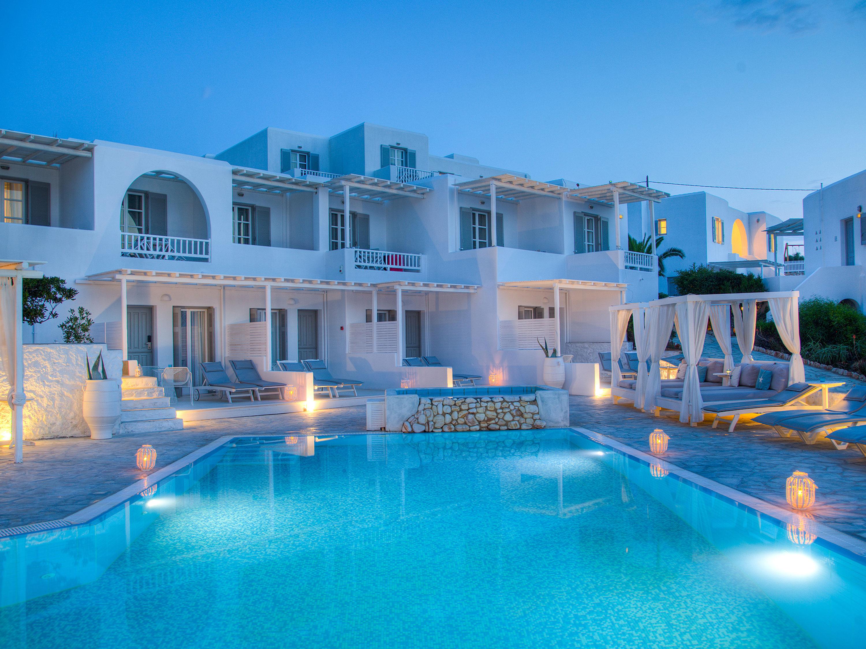 Andronis Minois Hotel Parasporos
