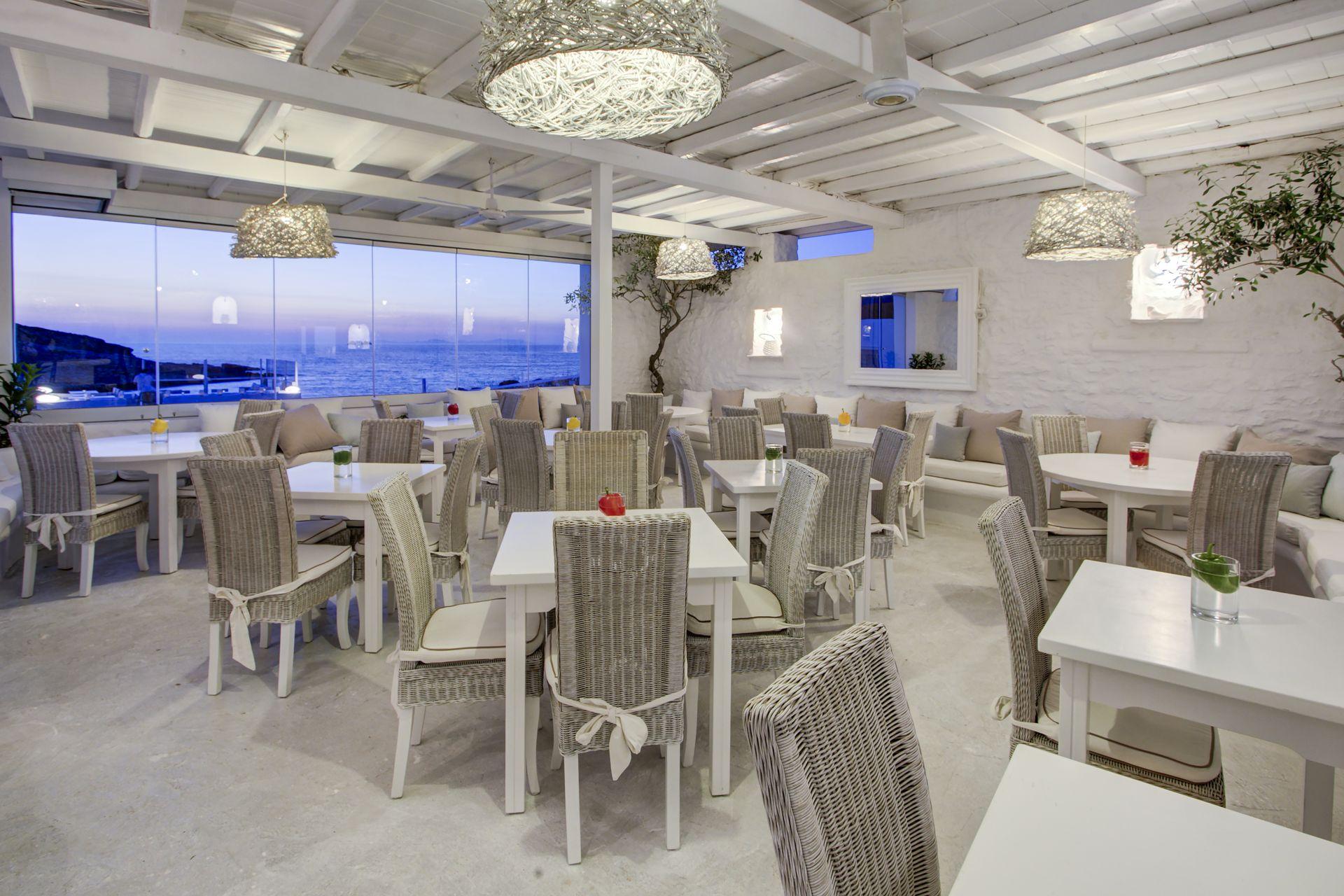 Hotel Andronis Minois 5*