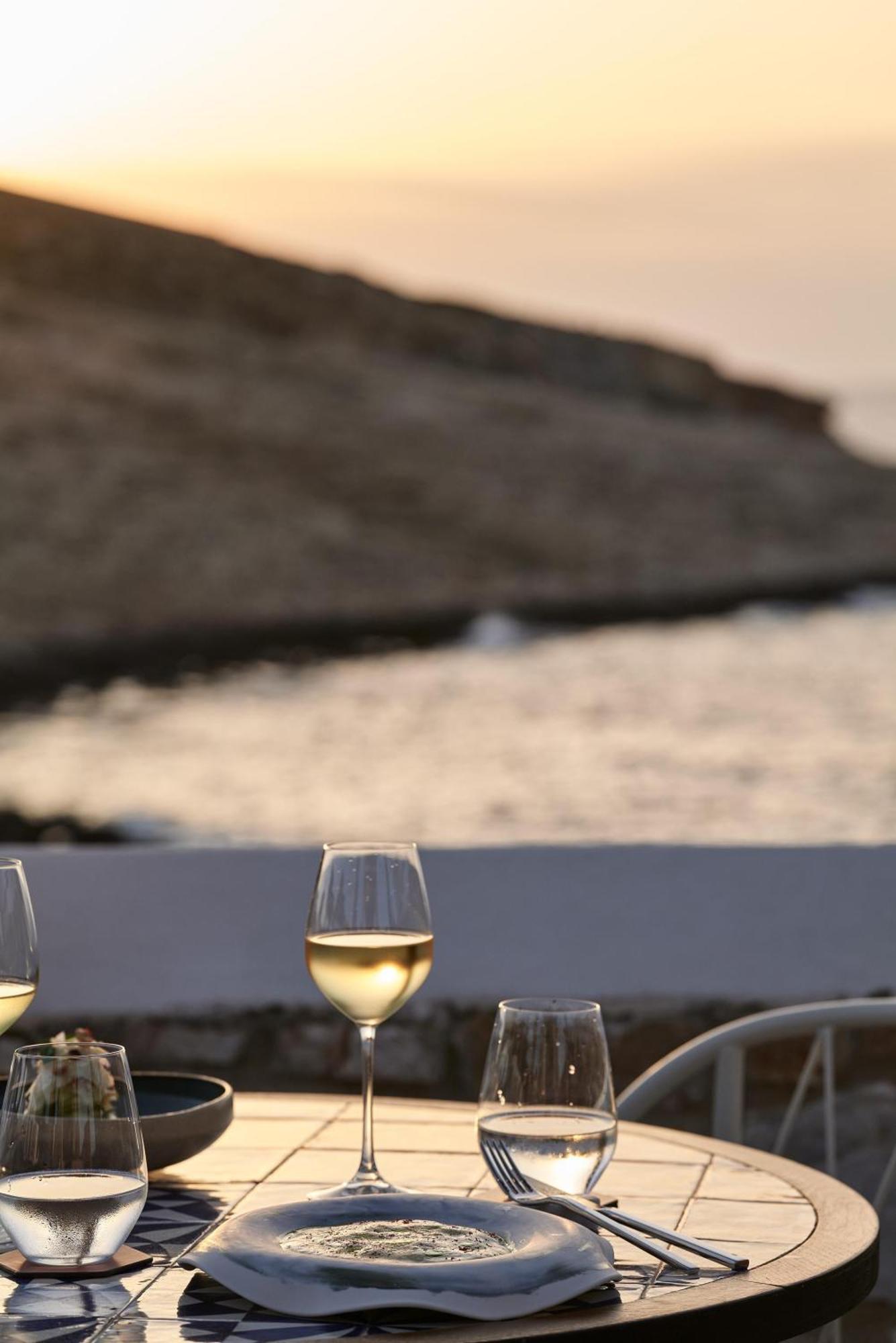 Andronis Minois Hotel Parasporos